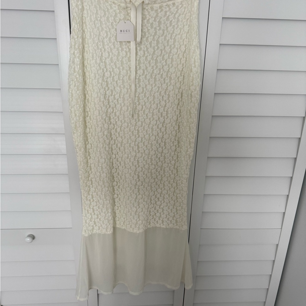 Elegant Cream High-Low Lace Skirt